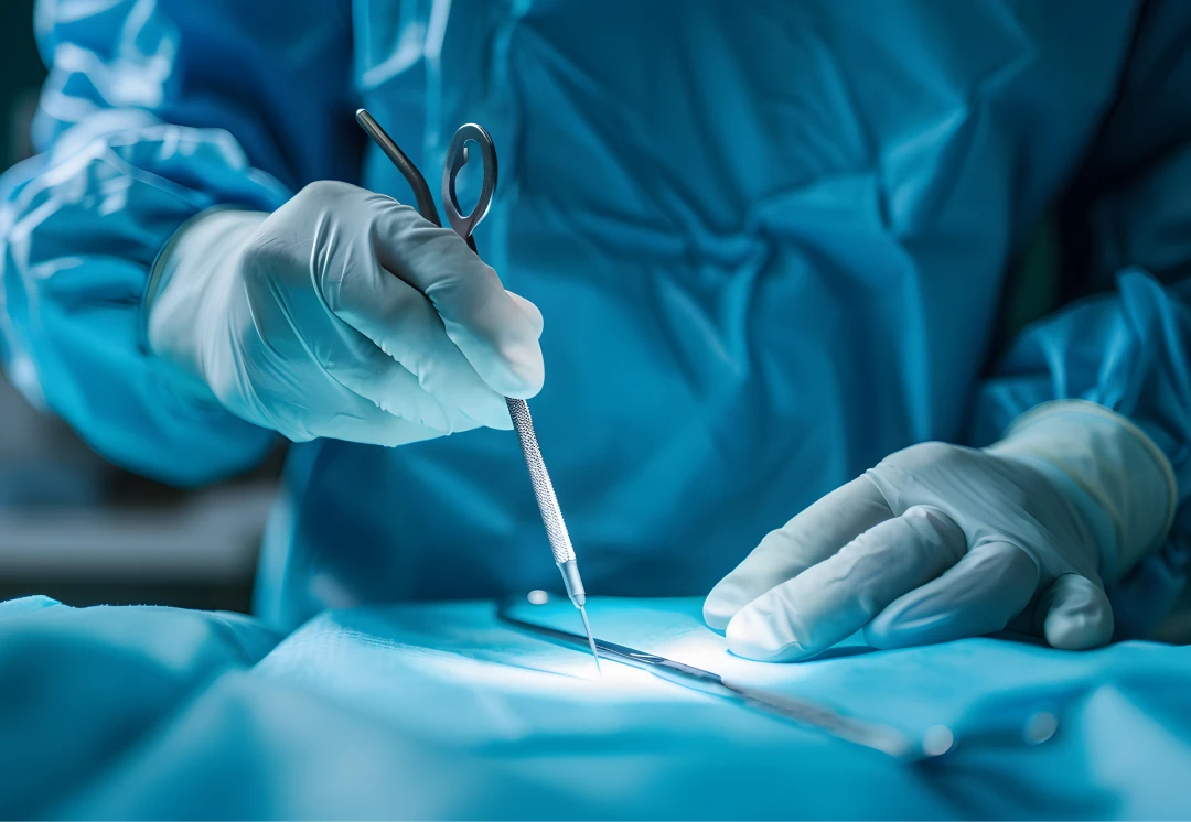 medico-fazendo-cirurgia3